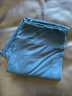 EUC LuLaRoe TC Tall & Curvy Deep Teal Active Comfy Buttery Leggings